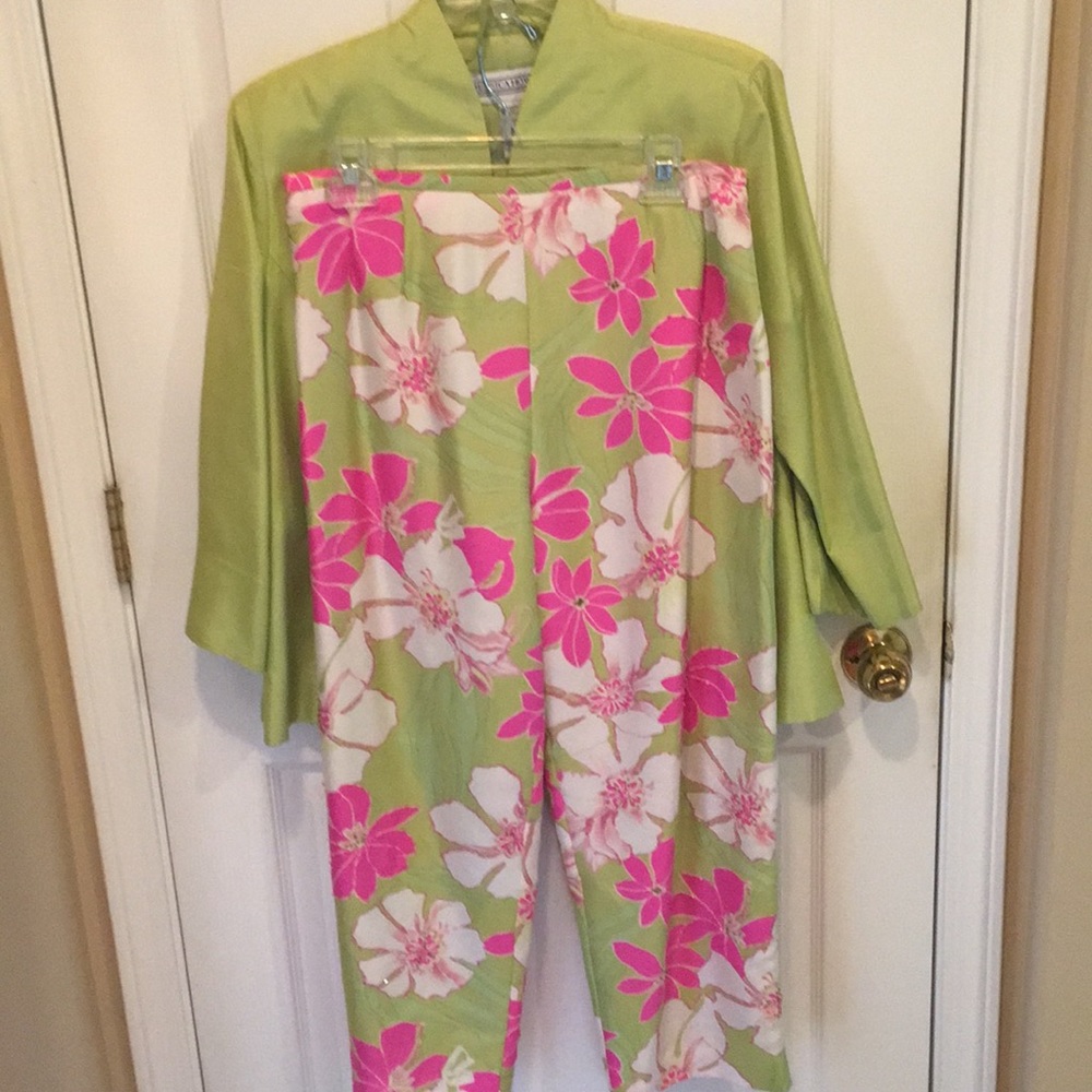 Jessica Howard 2 piece Silk Pantsuit - Picture 4 of 8